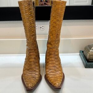 Kenneth Cole Tan Textured Heeled Boots